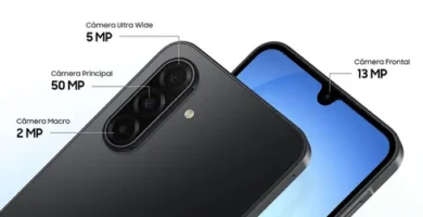 Celular Samsung Galaxy A17 azul com 256GB, 8GB de RAM, câmera de 50MP, tela de 6.7 polegadas, NFC e proteção IP54