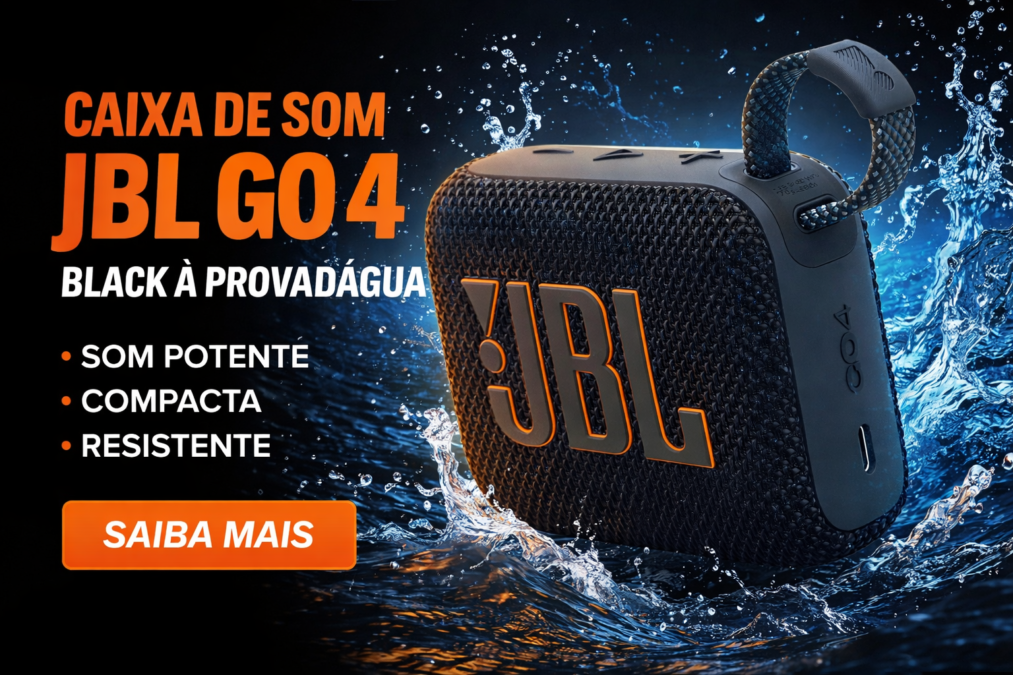 Caixa de som portátil JBL Go 4 preta com design compacto, resistência à água, alça integrada e destaque para som potente, apresentada sobre fundo com efeito de respingos para uso externo.